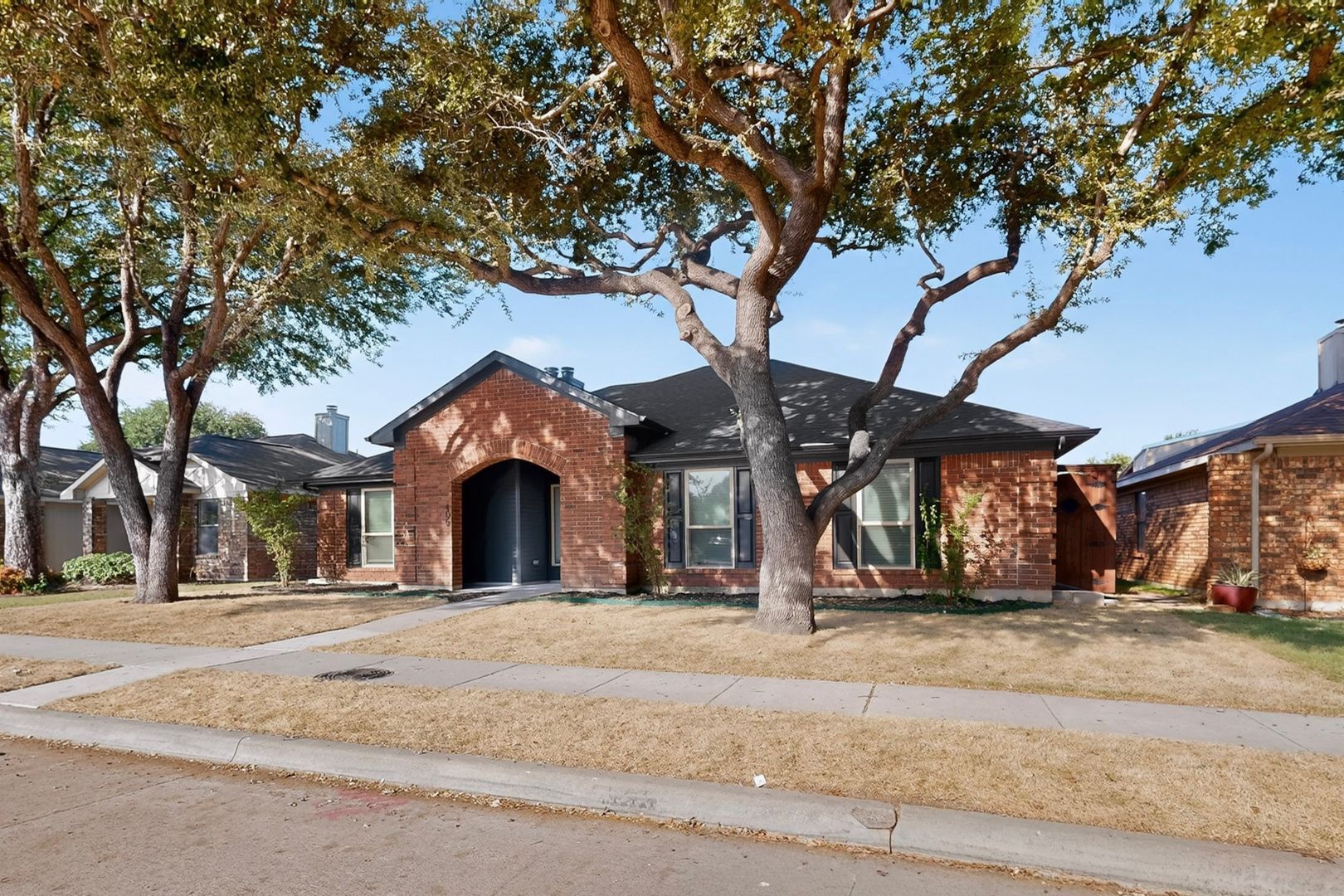 Building Photo - 405 Phillips Dr