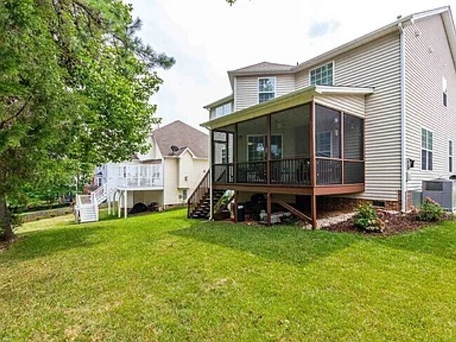 Building Photo - Stunning 4BD, 2.5BA Raleigh Home in the Prestigious Eagle Ridge Golf Community with Premier Ameni...