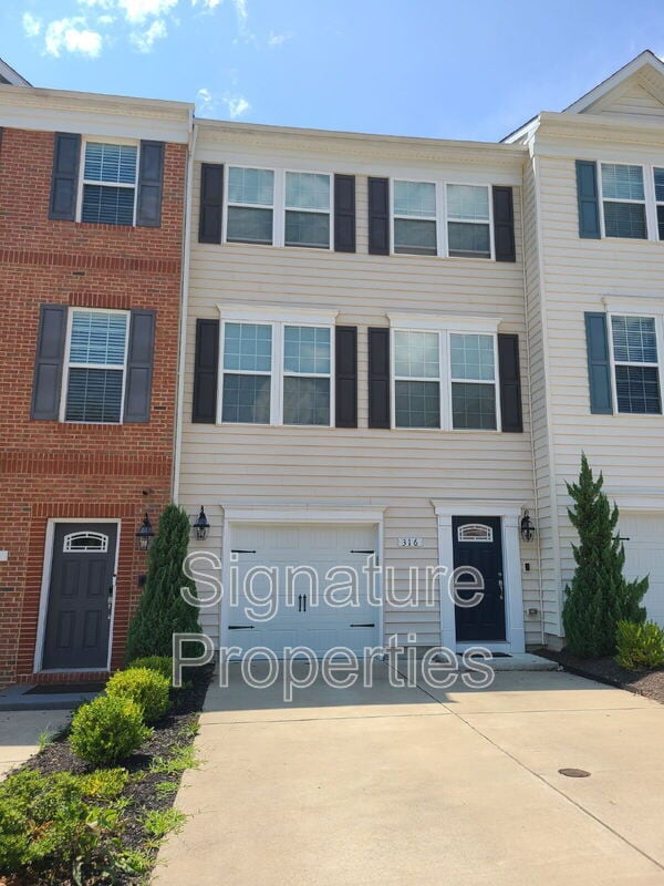 Primary Photo - 316 Tree Line Dr