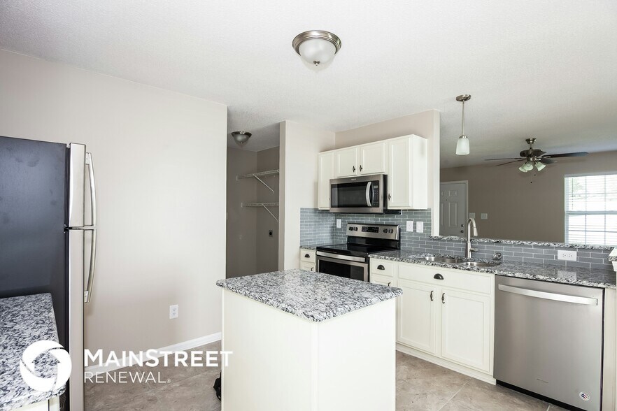 Building Photo - 11200 Amber Glen Dr