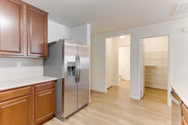 Building Photo - Charming 3-Bedroom Townhome in 89044 with Gated Porch, Walk-In Pantry & Spacious Primary Suite