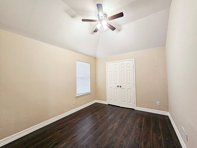 Building Photo - 20810 Balmoral Glen Ln