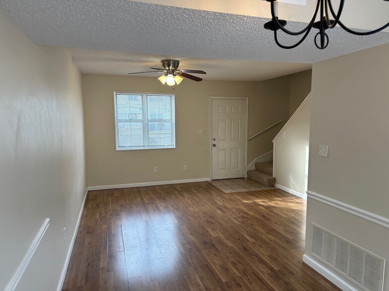 Living room - 8850 Flamingo Ct