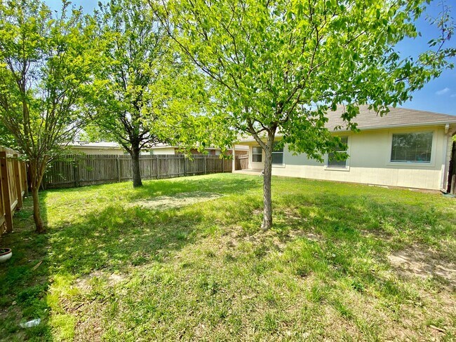 Building Photo - Charming 3-Bedroom Oasis in Round Rock