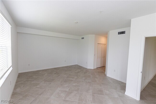 Building Photo - 16524 Kingwood Ln