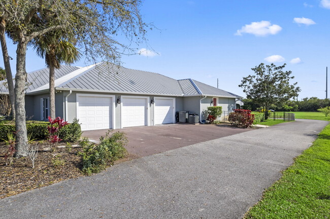 Building Photo - 8135 White Fences Ln