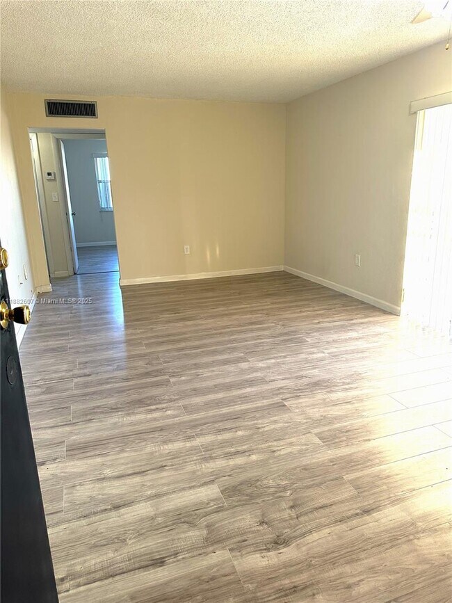 Primary Photo - 6575 W 4th Ave