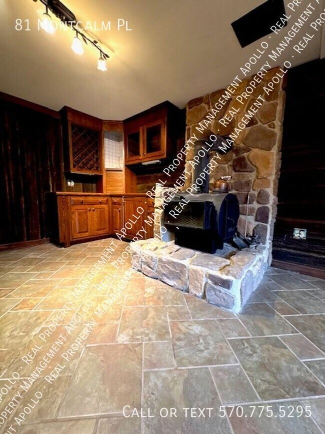 Building Photo - 81 Montcalm Pl