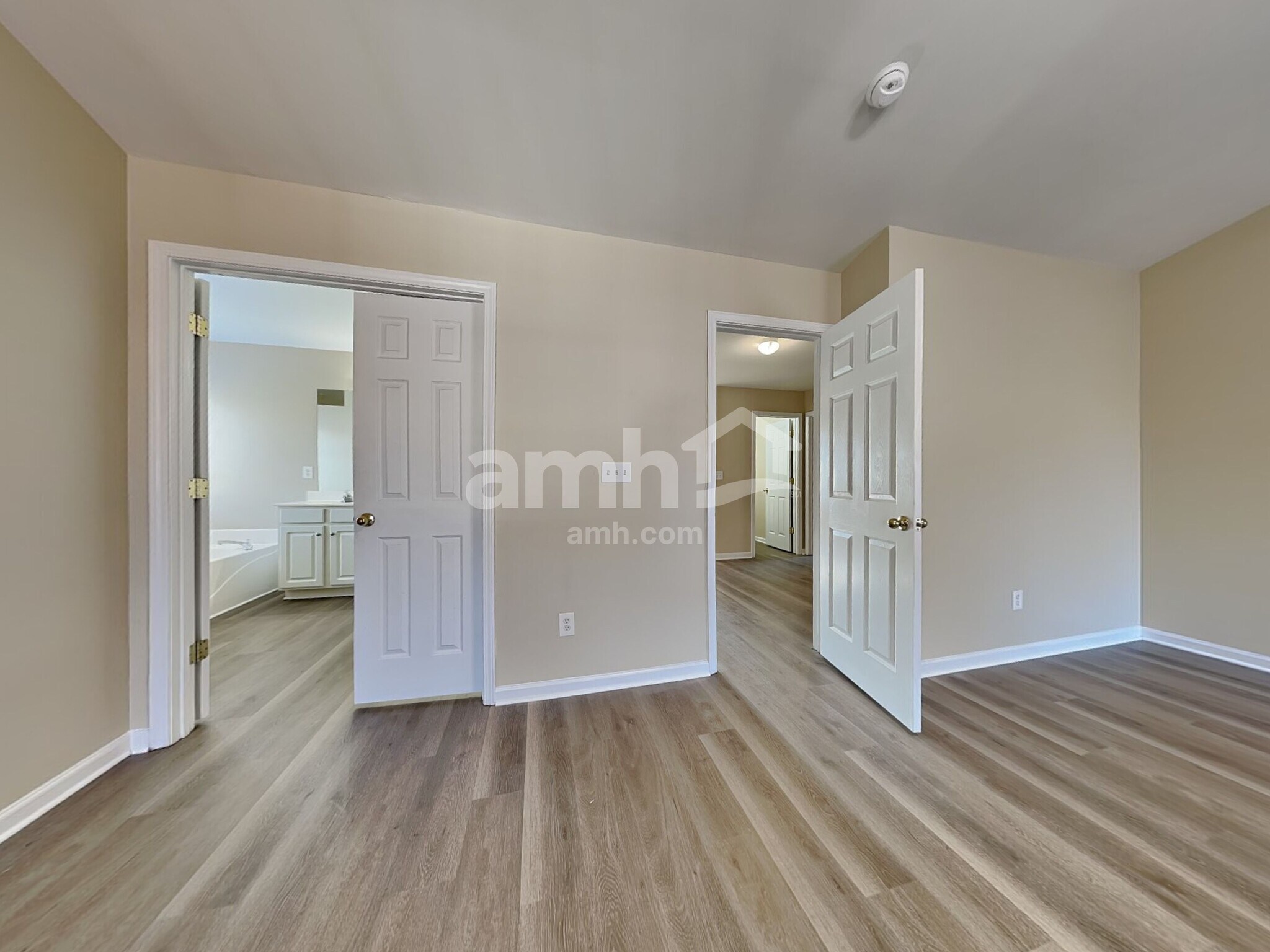 Building Photo - 6216 Roseway Ct