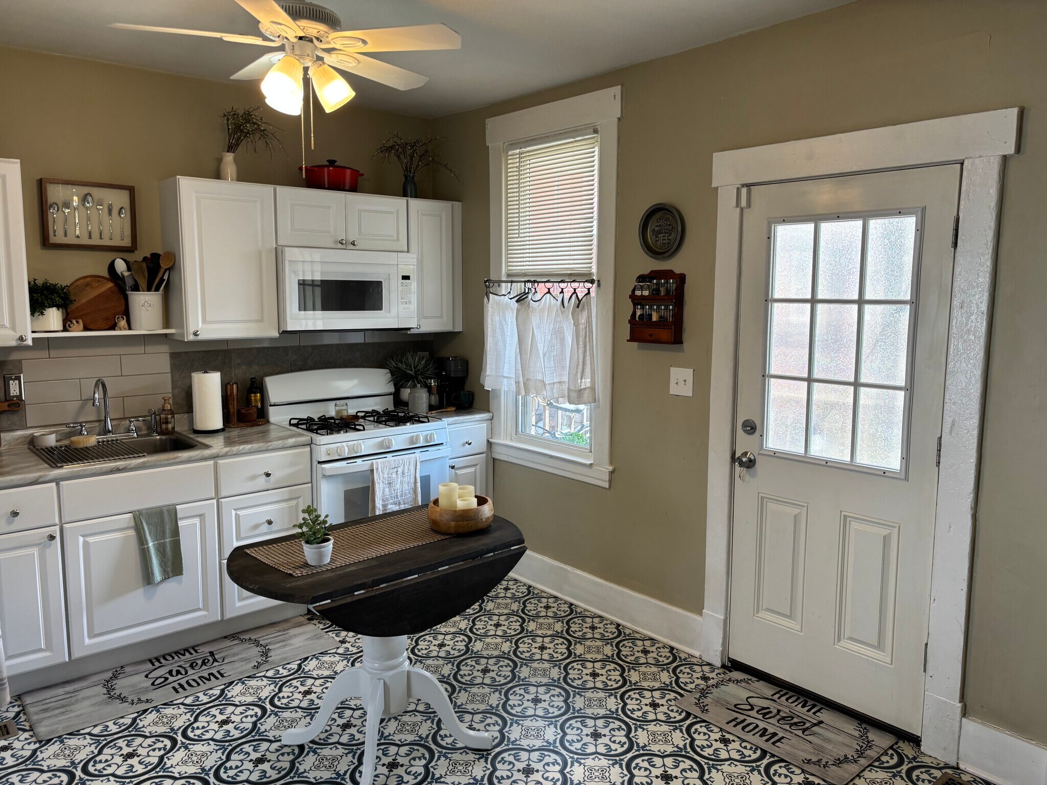 Building Photo - 309 Penn St