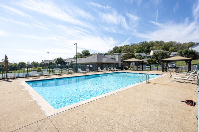 Building Photo - 1620 Clearview Dr
