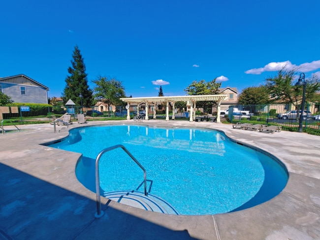 Building Photo - Beautiful 4 Bedroom Home Near Island Water...