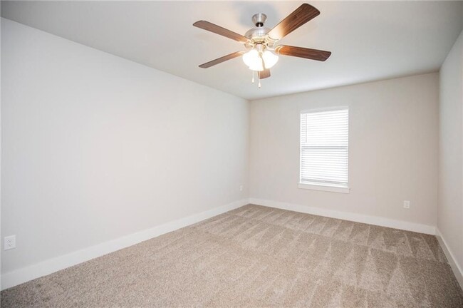 Building Photo - 437 Ramsey St