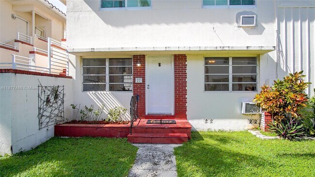 Building Photo - 1205 Marseille Dr