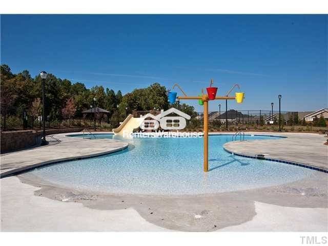Building Photo - Beautiful 3-bedroom townhome in North Rale...