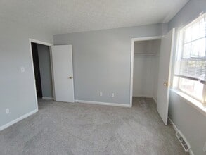 Building Photo - 16 Duiguid Dr