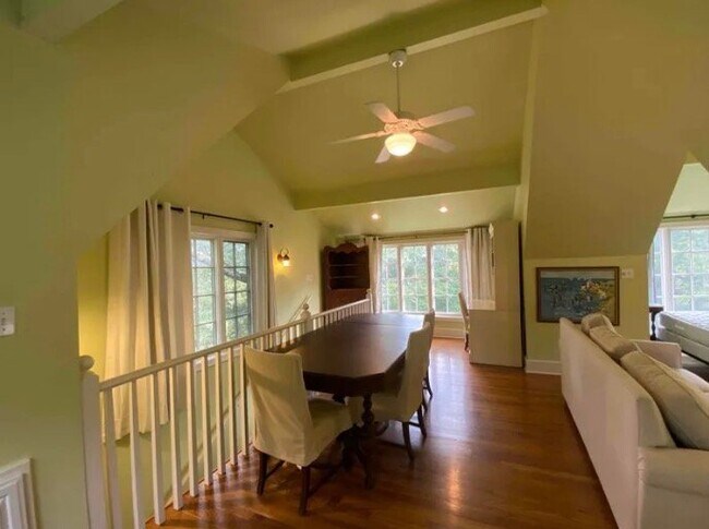 Building Photo - 376 N Williams Dr