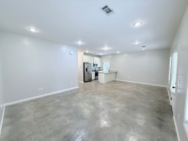 Building Photo - 145 MS-334