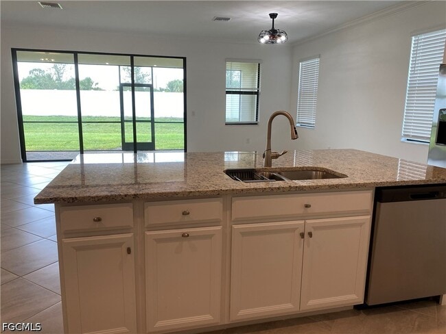 Building Photo - 14662 Cantabria Dr