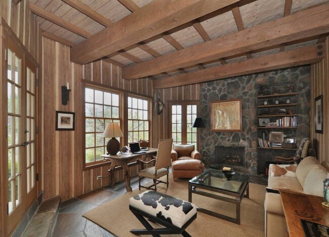Building Photo - 5 Bed, 4.5 bath estate located in guard gated Hidden Hills Neighborhood