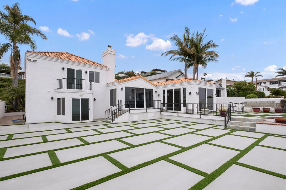 New concrete and faux grass backyard - 4013 Via Manzana