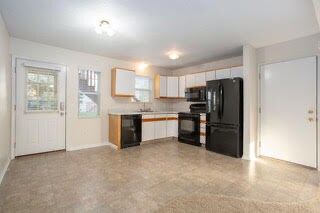 Building Photo - 607 Trinity Dr