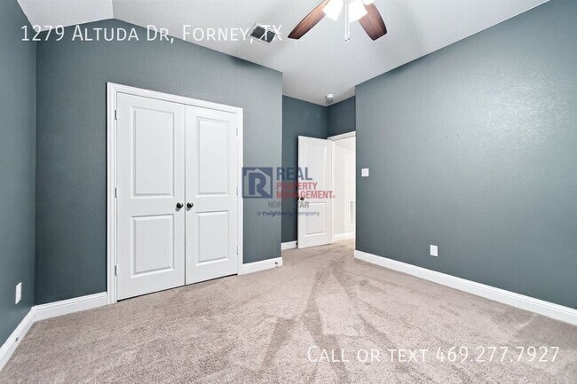 Building Photo - 1279 Altuda Dr