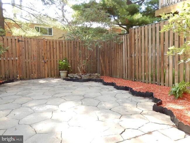 Building Photo - 10544 Eastwind Way