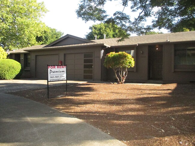Primary Photo - Total Remodel! Two Bedroom Duplex in North...