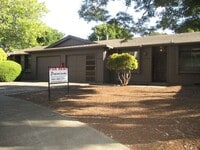 Building Photo - Total Remodel! Two Bedroom Duplex in North...