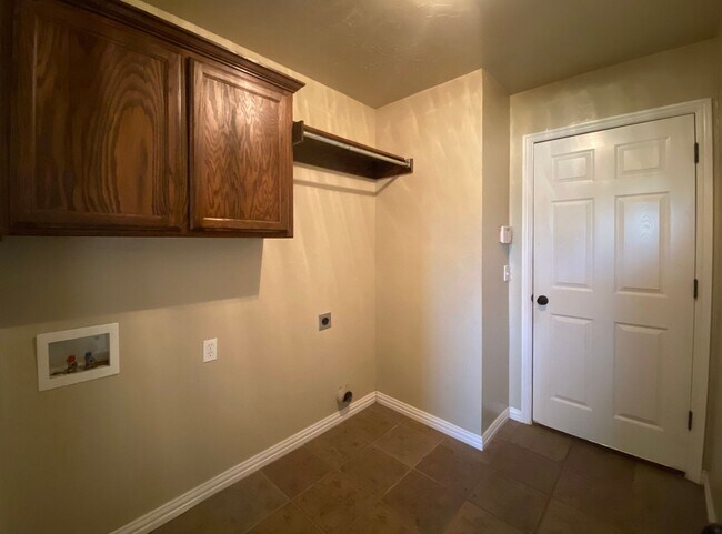 Building Photo - First Month Free!  Freshly Remodeled - New...