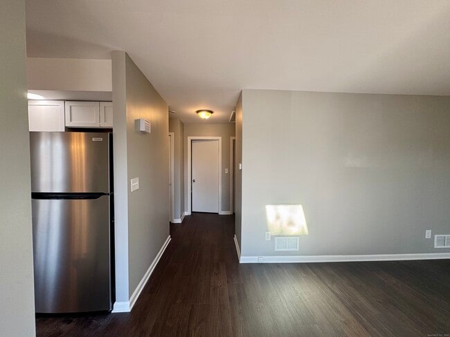 Building Photo - 31 William St