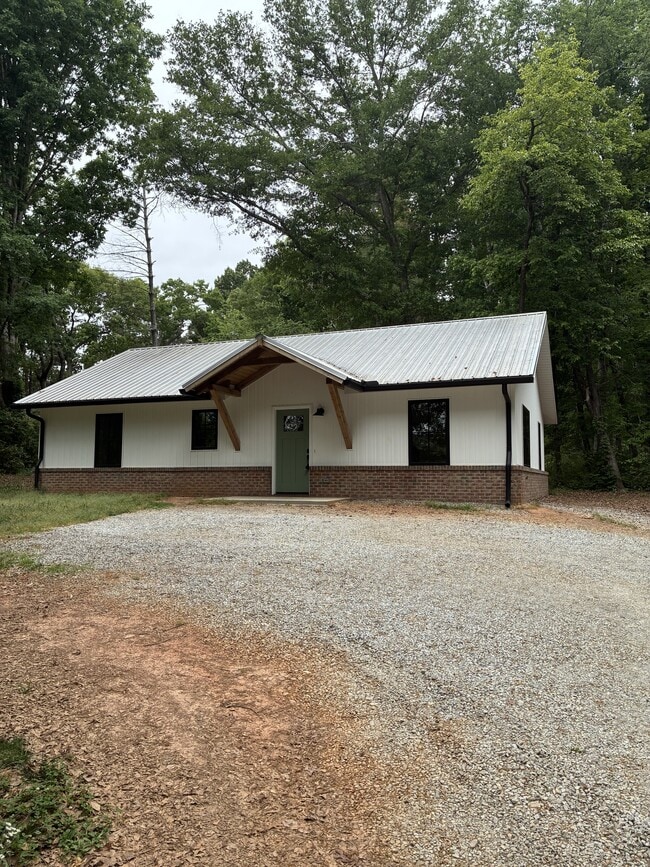 Building Photo - 267 Sterling Dr