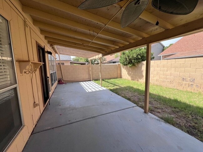 Building Photo - 3818 W Harrison St