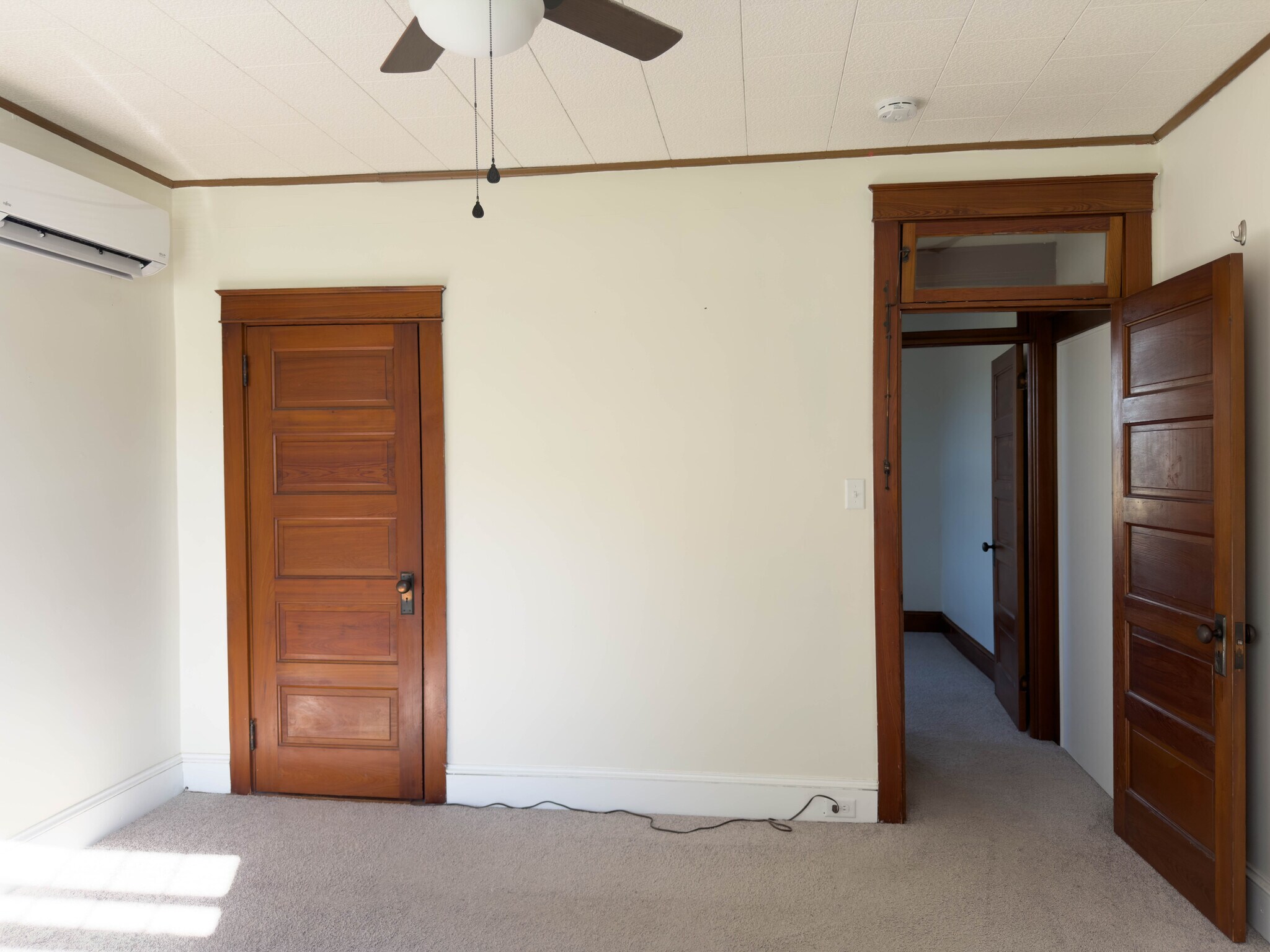 Building Photo - 490 Sumac Rd