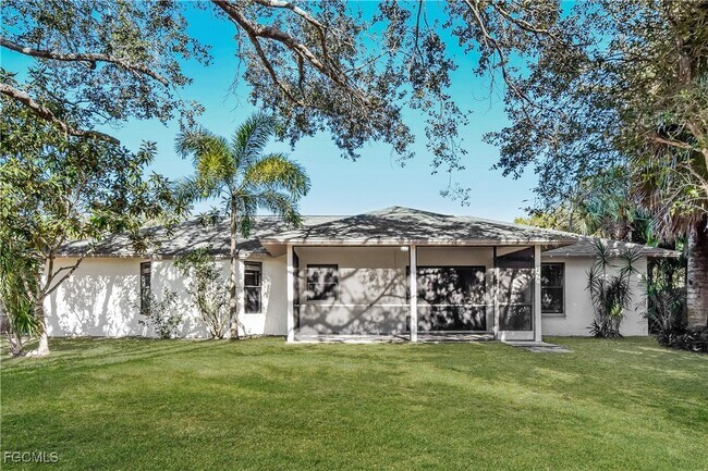 Building Photo - 714 SW 10th Terrace