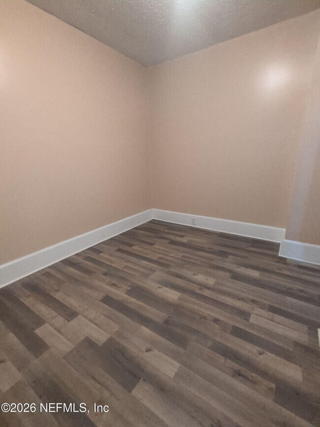 Building Photo - 1319 Steele St