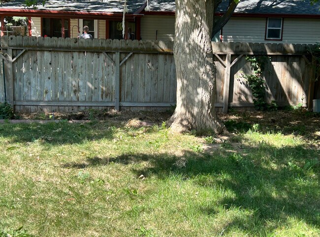 Building Photo - 3673 N Tumbleweed Plz