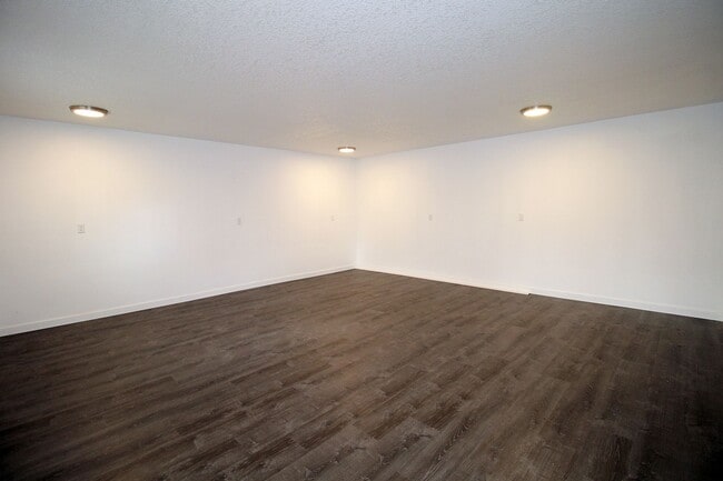 Building Photo - 7225 SE 65th Ave