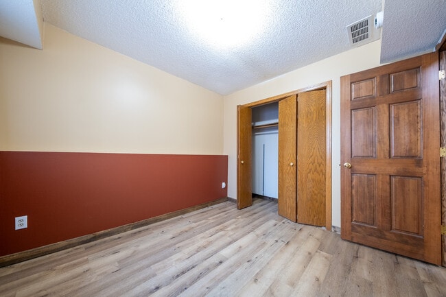 Building Photo - 1705 Slater Ln