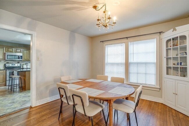 Building Photo - 3224 Cockrell Ave