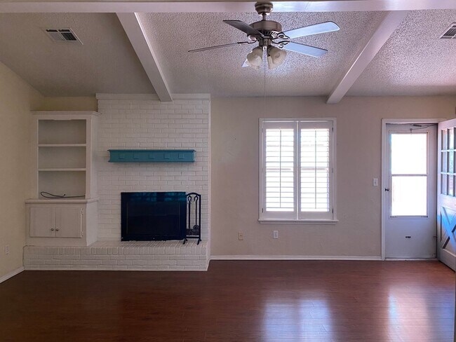 Building Photo - 2312 Shadowlake Dr
