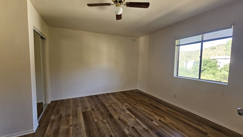 Master Bedroom - 3548 Gladiola Dr