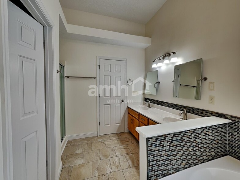 Building Photo - 408 Jameswood Ct