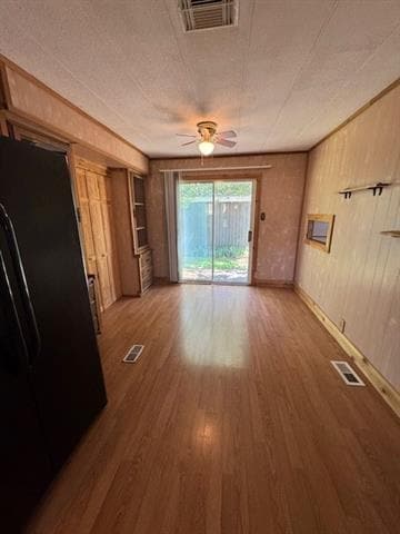 Building Photo - 425 3rd St