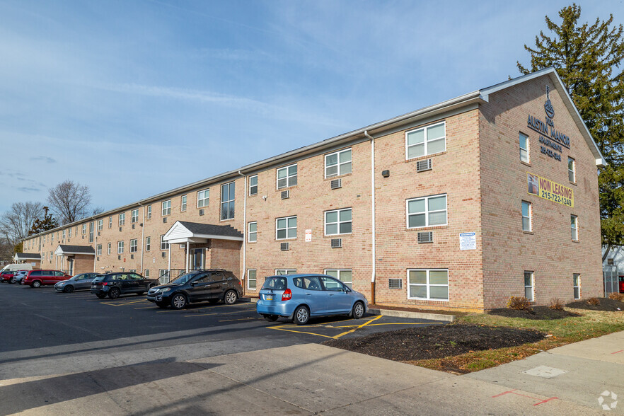 Building Photo - Austin Manor Apartments