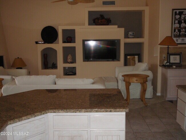 Building Photo - 65535 E Desert Side Dr