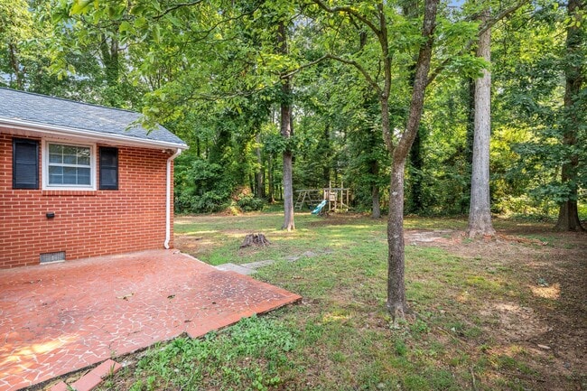 Building Photo - 2701 Fairfax Rd