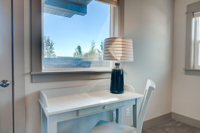 Building Photo - 2338 Gallatin Green Blvd