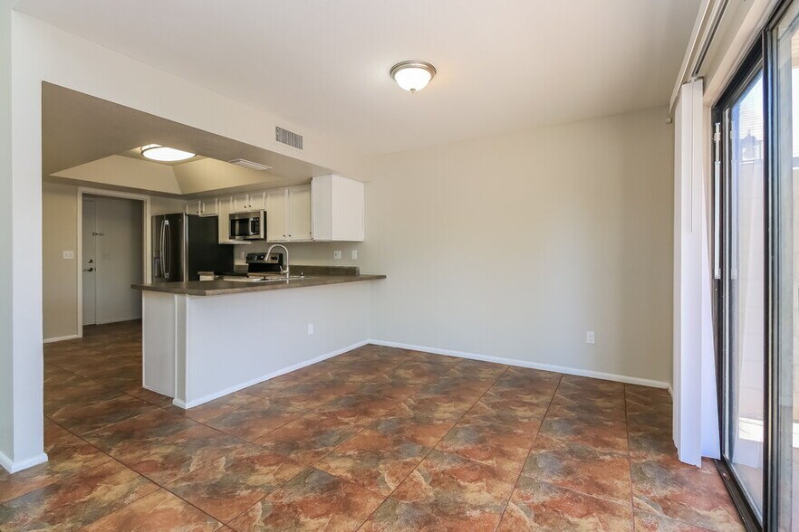 Building Photo - 1755 E Javelina Ave